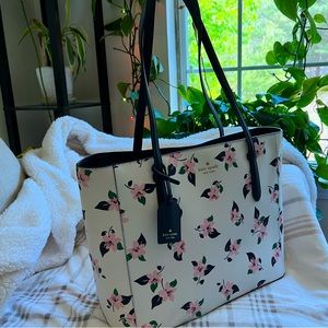 Floral Kate Spade Tote 🌸